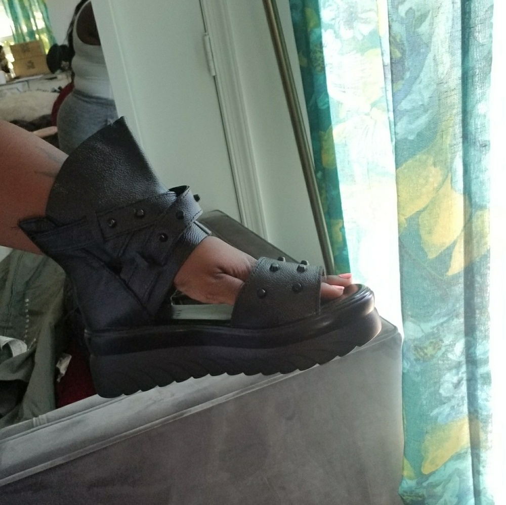 Black sandals